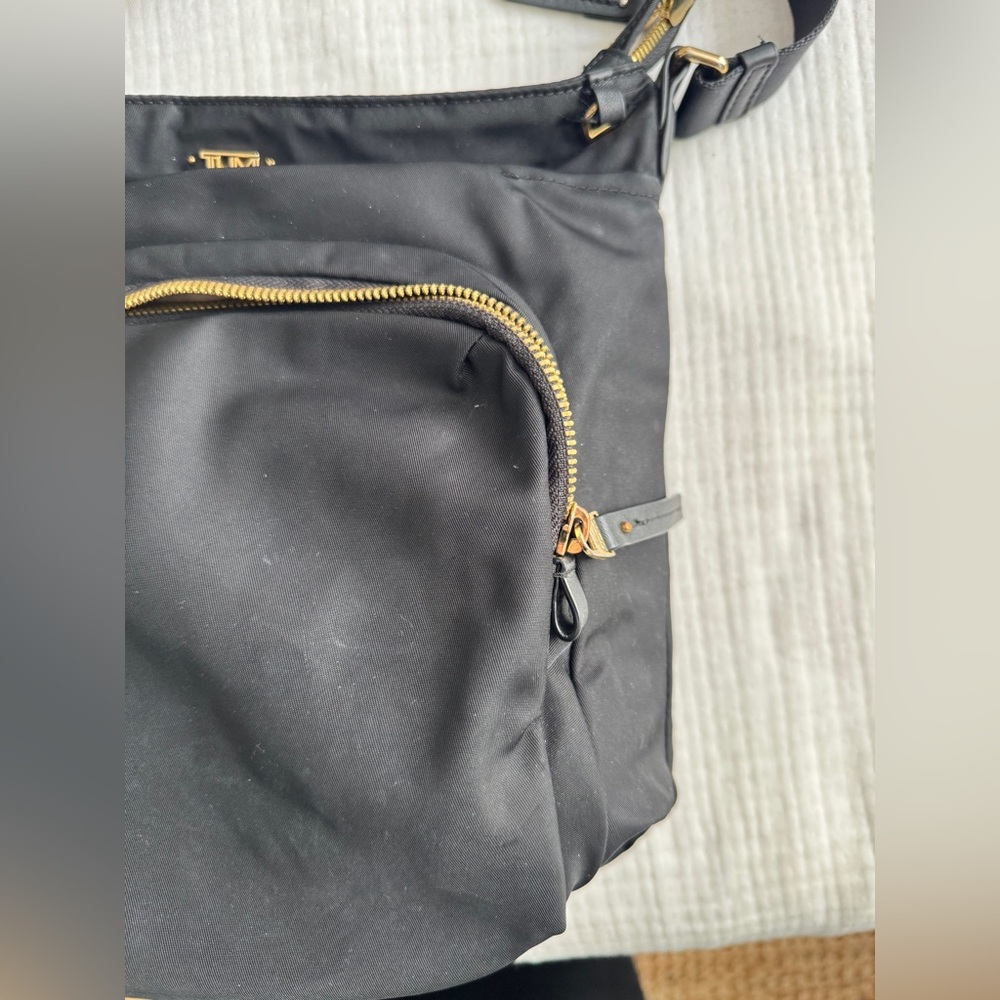 TUMI Voyageur Capri Black Crossbody Bag with Gold Hardware - Picture 12 of 16